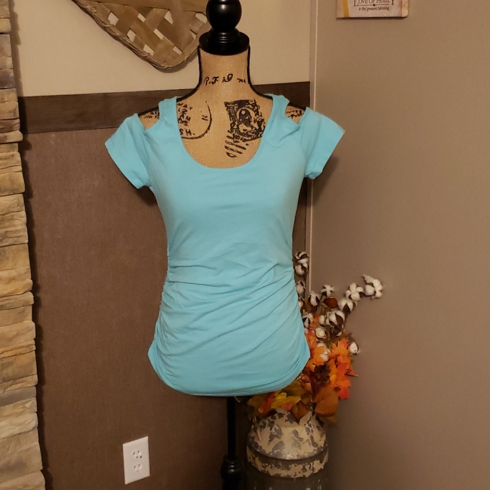 WOMEN'S COLD SHOULDER SHIRT